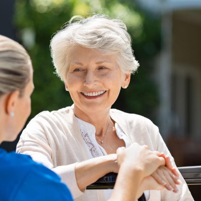 pflegix-magazin-beitrag-kurzzeitpflege-ihre-auszeit-bei-der-pflege-von-angehoerigen