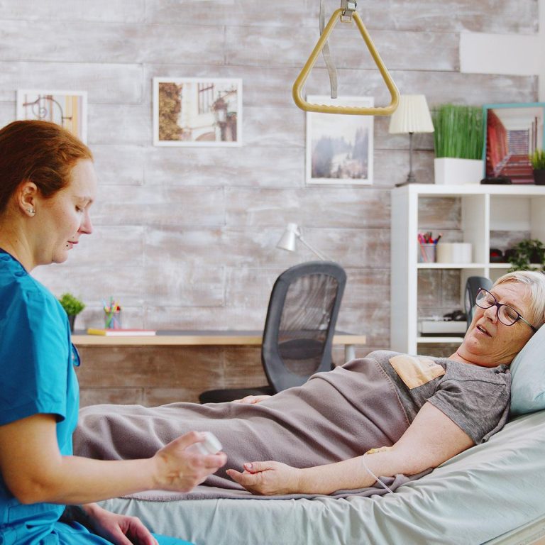 pflegix-magazin-beitrag-was-sind-pflegehilfsmittel-kosten-und-ansprueche-bei-ihrer-pflegekasse